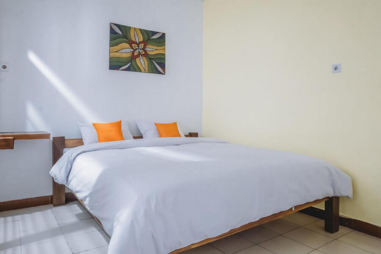 Nafisa Homestay Syariah Near Jatim Park 3 Batu Mitra Reddoorz Malang Ngoại thất bức ảnh
