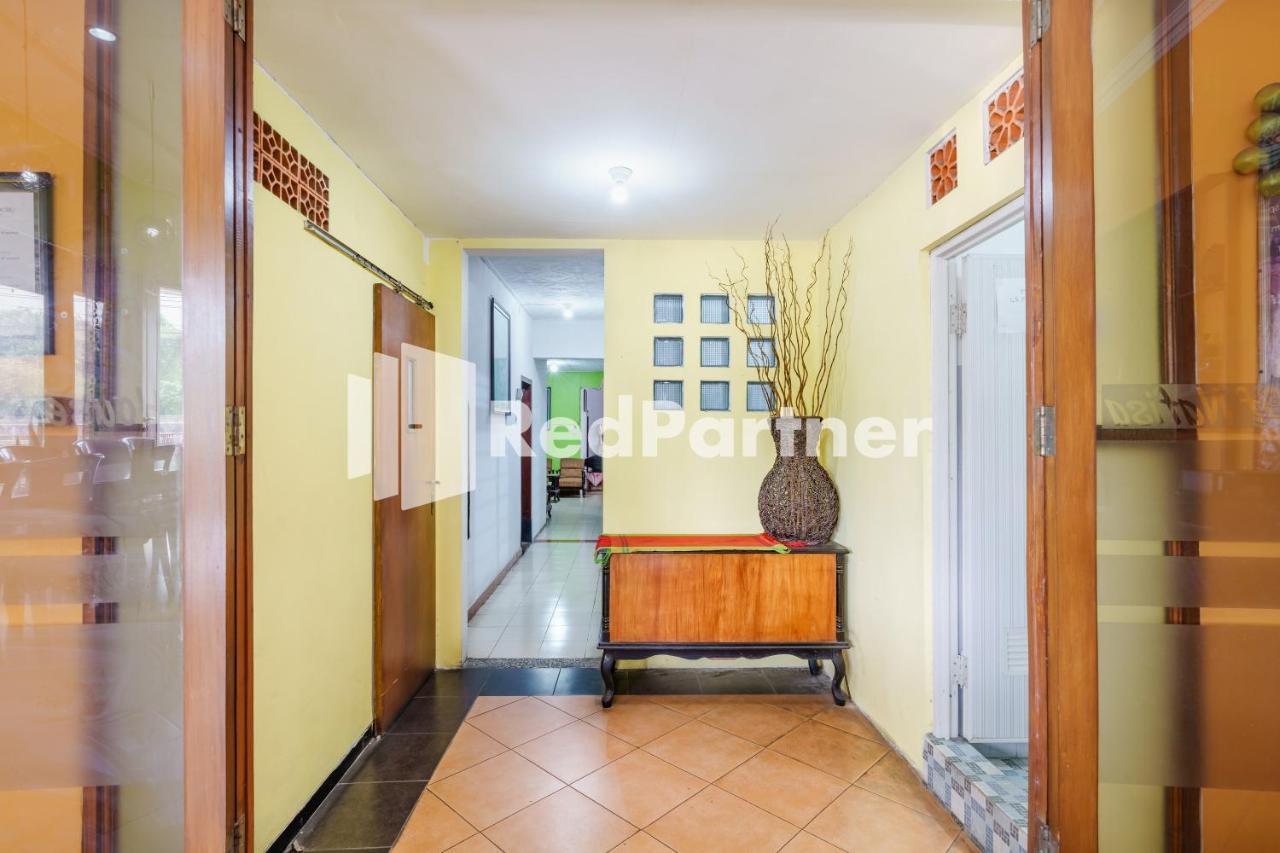 Nafisa Homestay Syariah Near Jatim Park 3 Batu Mitra Reddoorz Malang Ngoại thất bức ảnh
