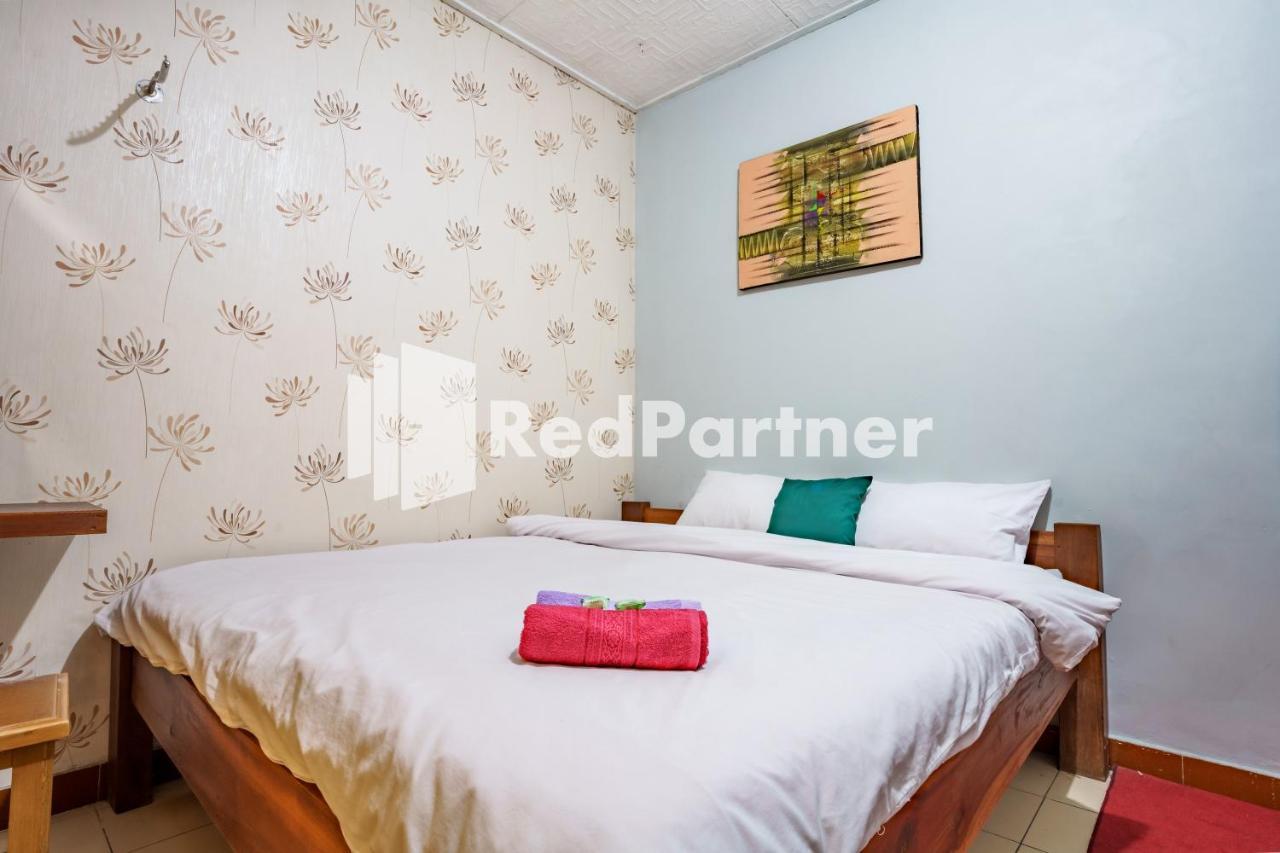 Nafisa Homestay Syariah Near Jatim Park 3 Batu Mitra Reddoorz Malang Ngoại thất bức ảnh