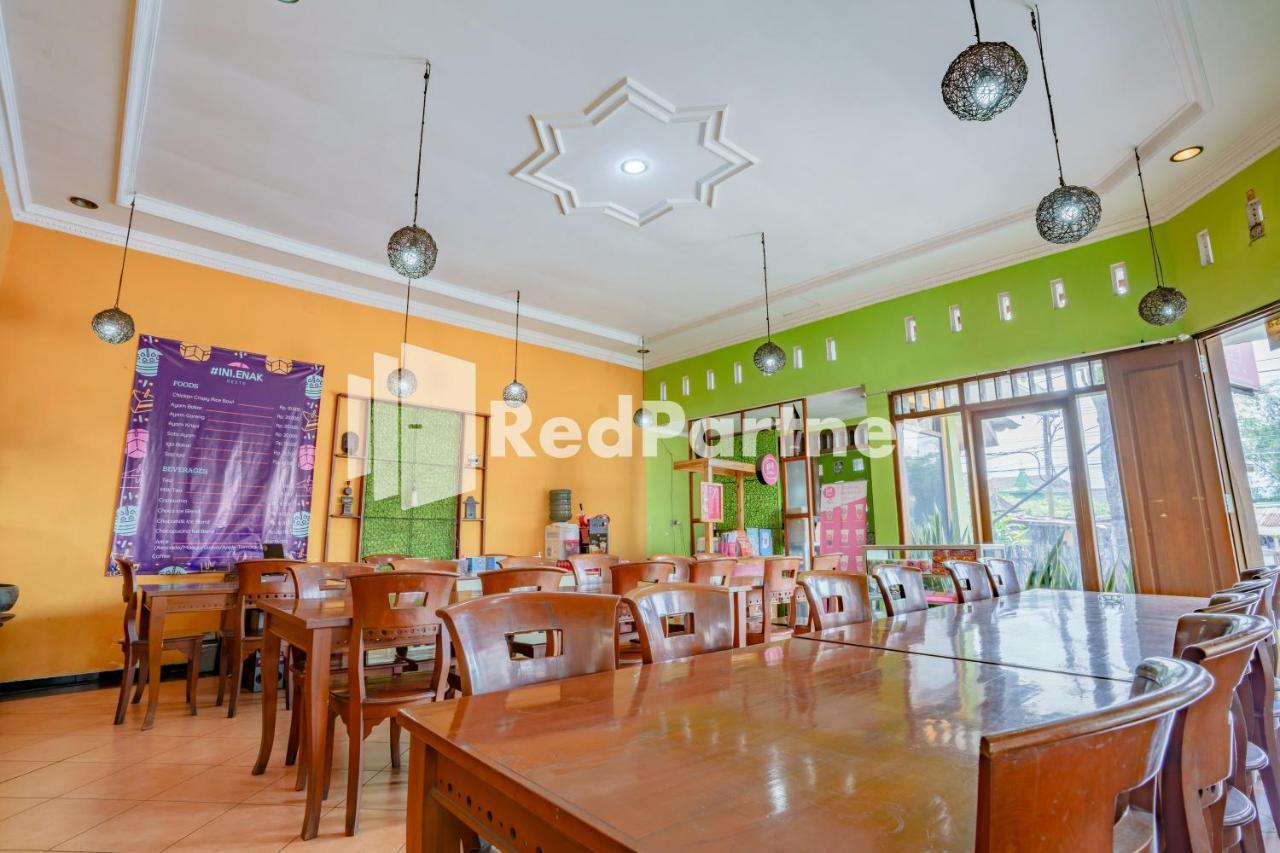 Nafisa Homestay Syariah Near Jatim Park 3 Batu Mitra Reddoorz Malang Ngoại thất bức ảnh