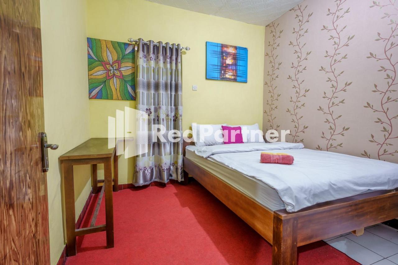 Nafisa Homestay Syariah Near Jatim Park 3 Batu Mitra Reddoorz Malang Ngoại thất bức ảnh