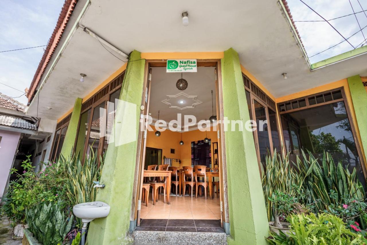 Nafisa Homestay Syariah Near Jatim Park 3 Batu Mitra Reddoorz Malang Ngoại thất bức ảnh
