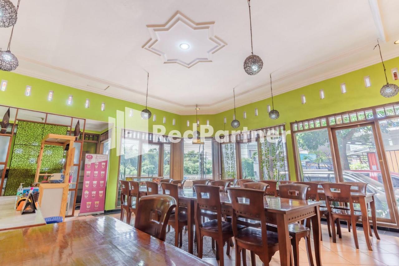 Nafisa Homestay Syariah Near Jatim Park 3 Batu Mitra Reddoorz Malang Ngoại thất bức ảnh