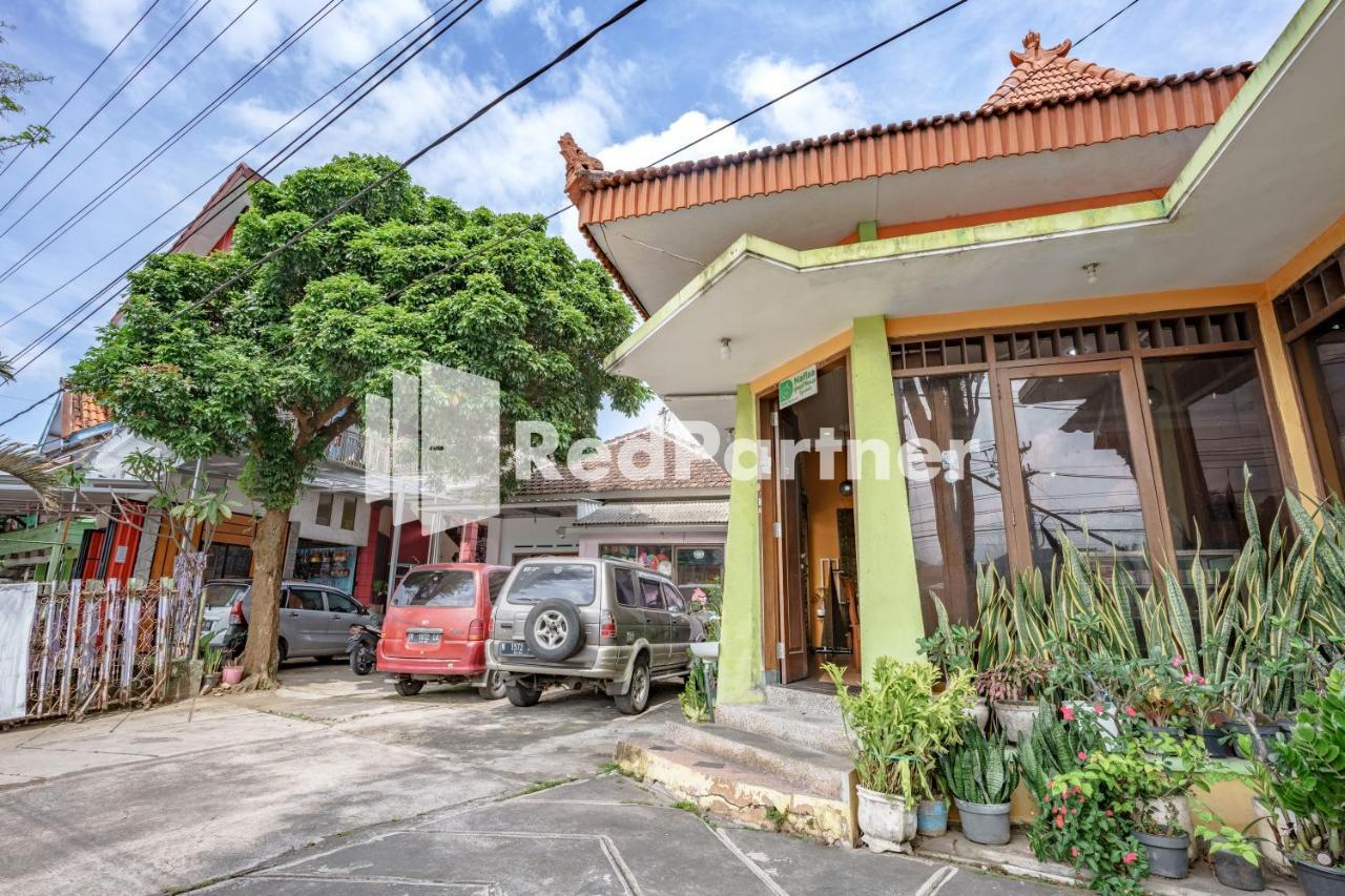 Nafisa Homestay Syariah Near Jatim Park 3 Batu Mitra Reddoorz Malang Ngoại thất bức ảnh